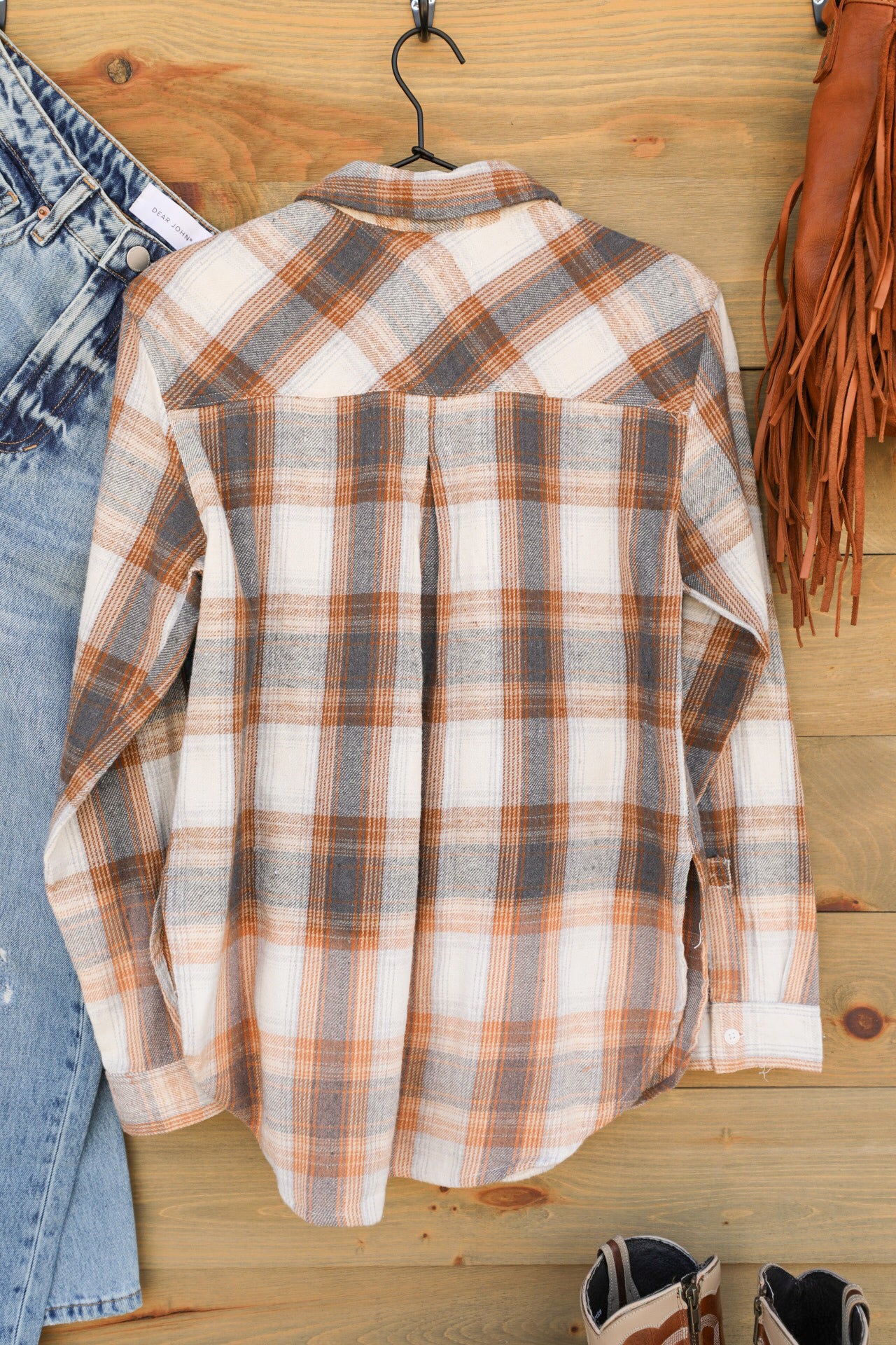 Sanders Top-Shirts-Crooked Horn Company, Online Women's Fashion Boutique in San Tan Valley, Arizona 85140