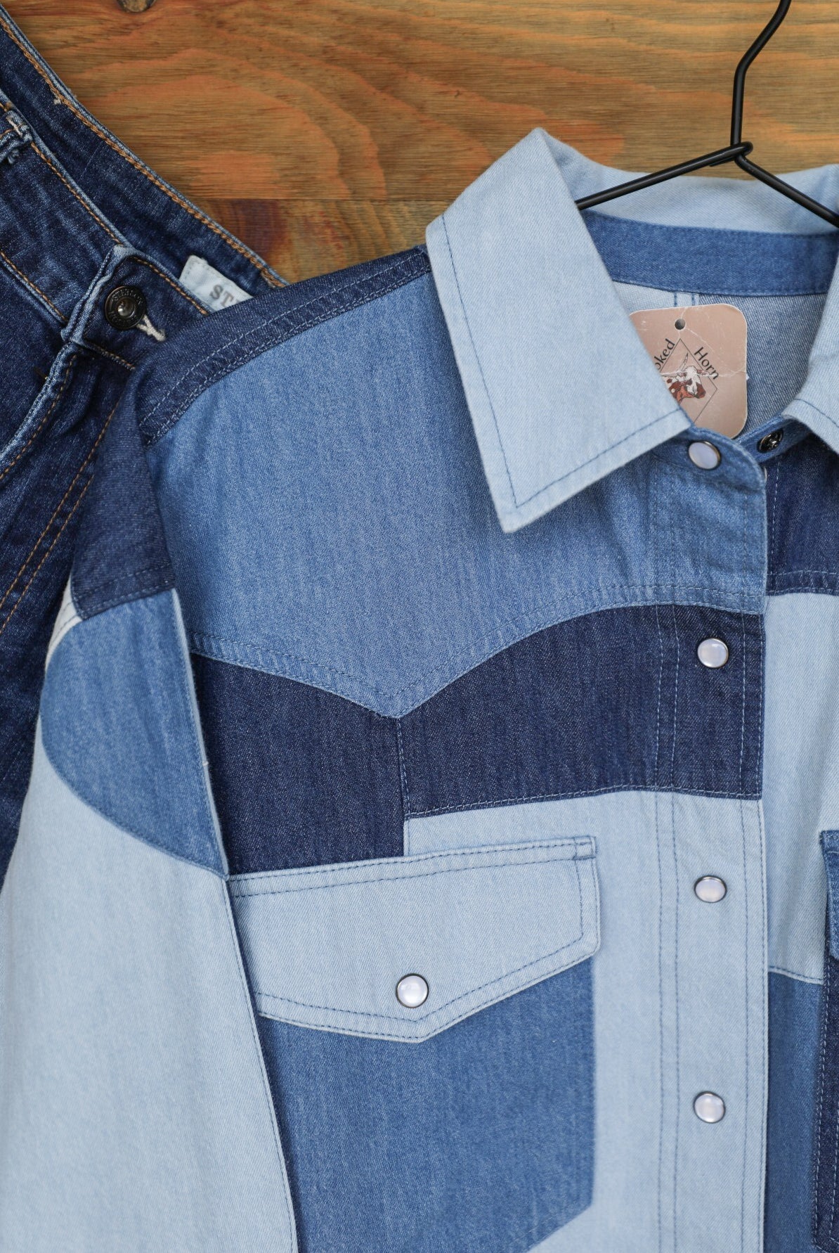 Olly Top-Shirts-Crooked Horn Company, Online Women's Fashion Boutique in San Tan Valley, Arizona 85140