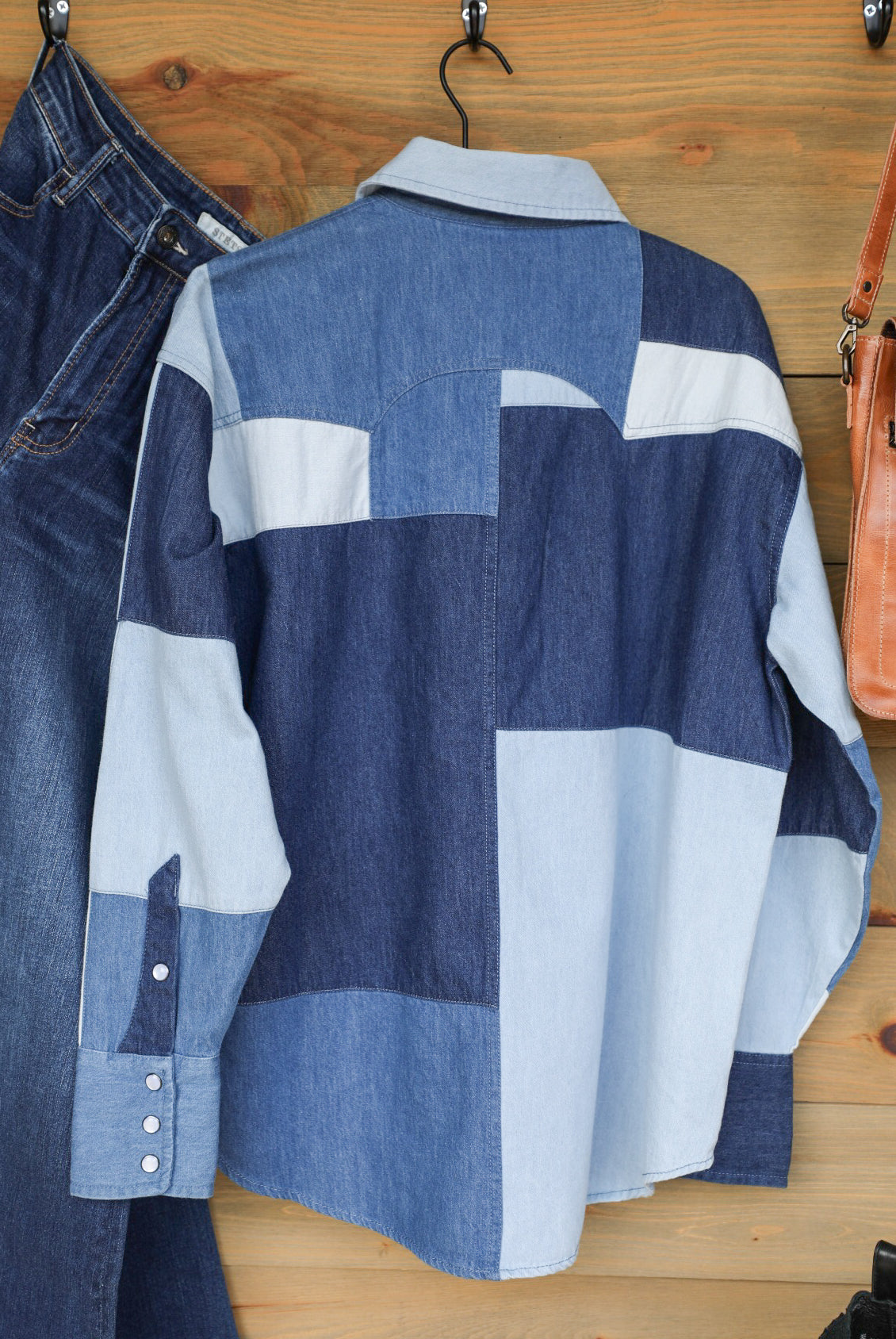 Olly Top-Shirts-Crooked Horn Company, Online Women's Fashion Boutique in San Tan Valley, Arizona 85140