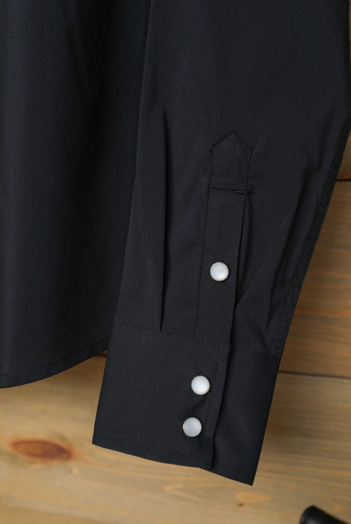 Skeeter Top-Shirts-Crooked Horn Company, Online Women's Fashion Boutique in San Tan Valley, Arizona 85140