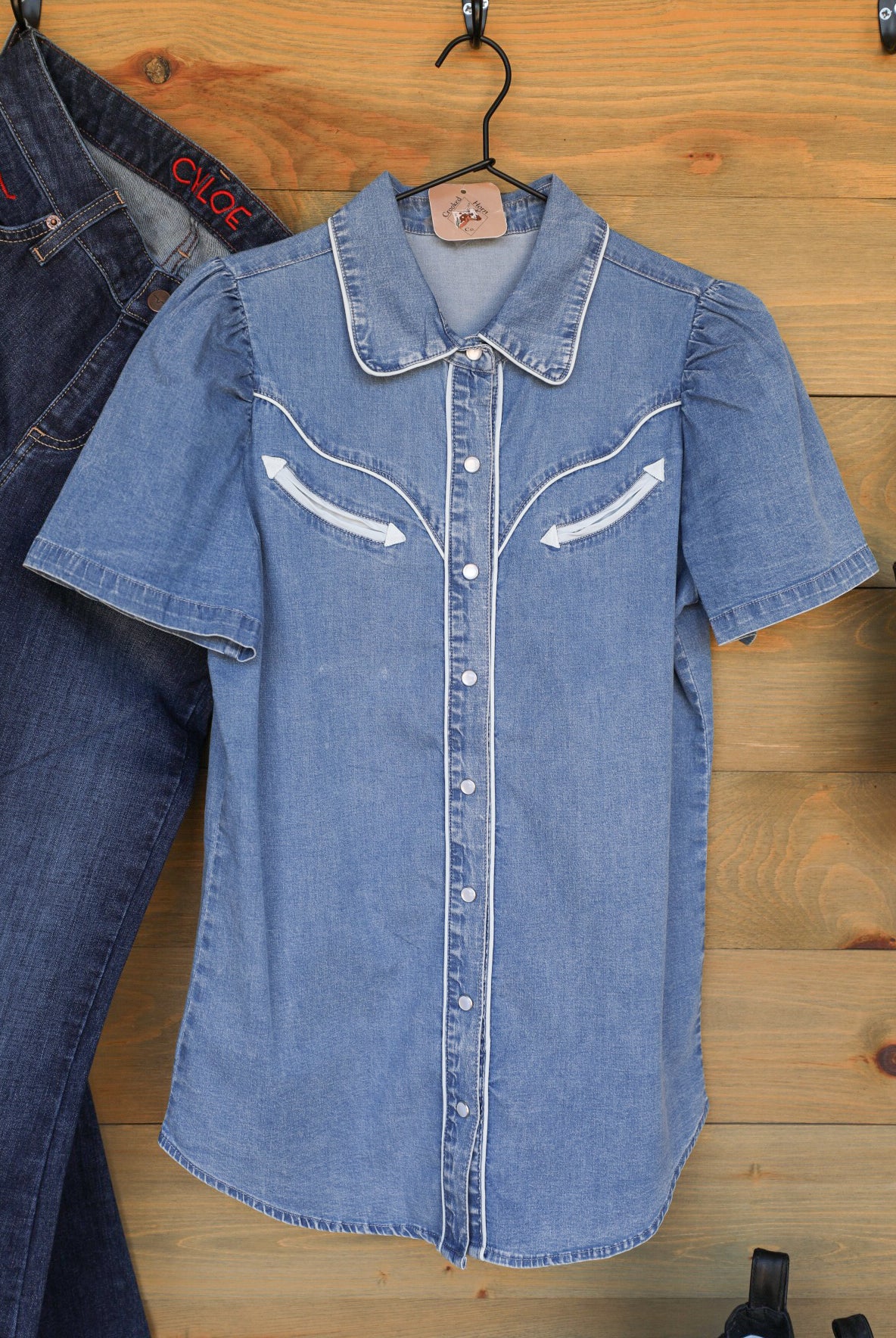 Summerset Top-Shirts-Crooked Horn Company, Online Women's Fashion Boutique in San Tan Valley, Arizona 85140