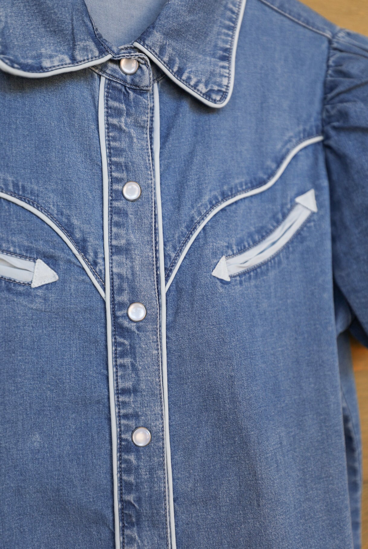 Summerset Top-Shirts-Crooked Horn Company, Online Women's Fashion Boutique in San Tan Valley, Arizona 85140