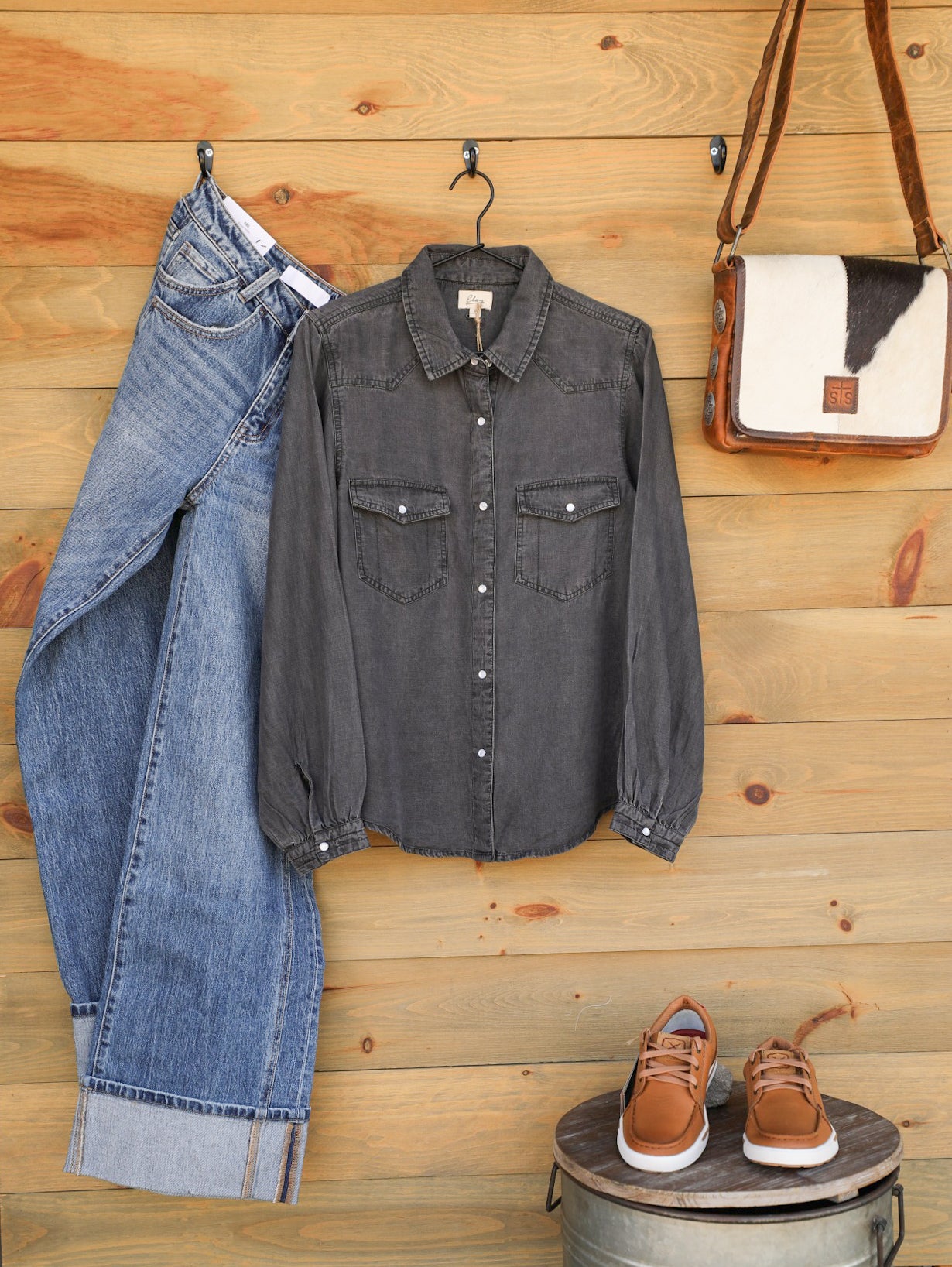 Kemmer Top-Shirts-Crooked Horn Company, Online Women's Fashion Boutique in San Tan Valley, Arizona 85140