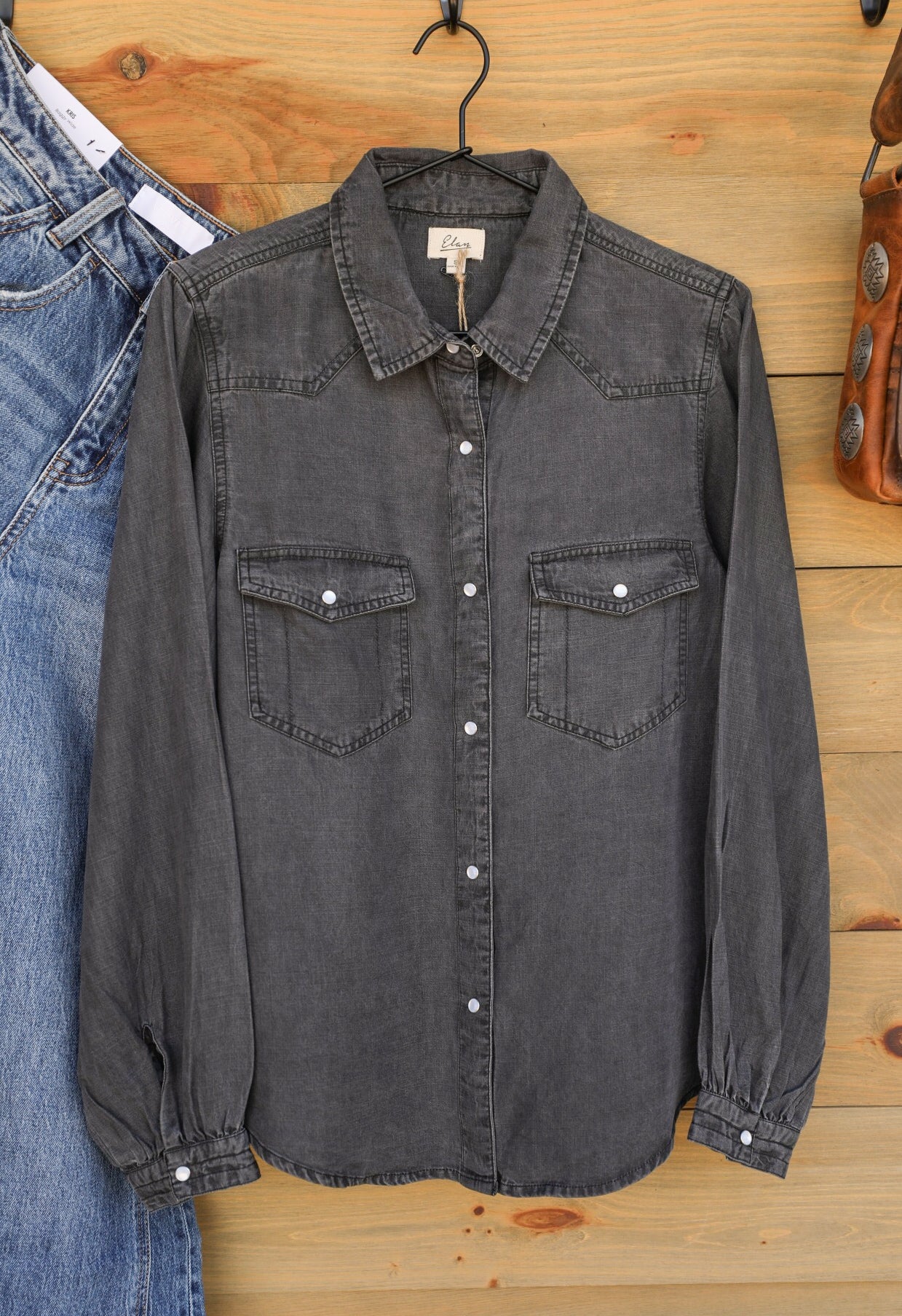 Kemmer Top-Shirts-Crooked Horn Company, Online Women's Fashion Boutique in San Tan Valley, Arizona 85140