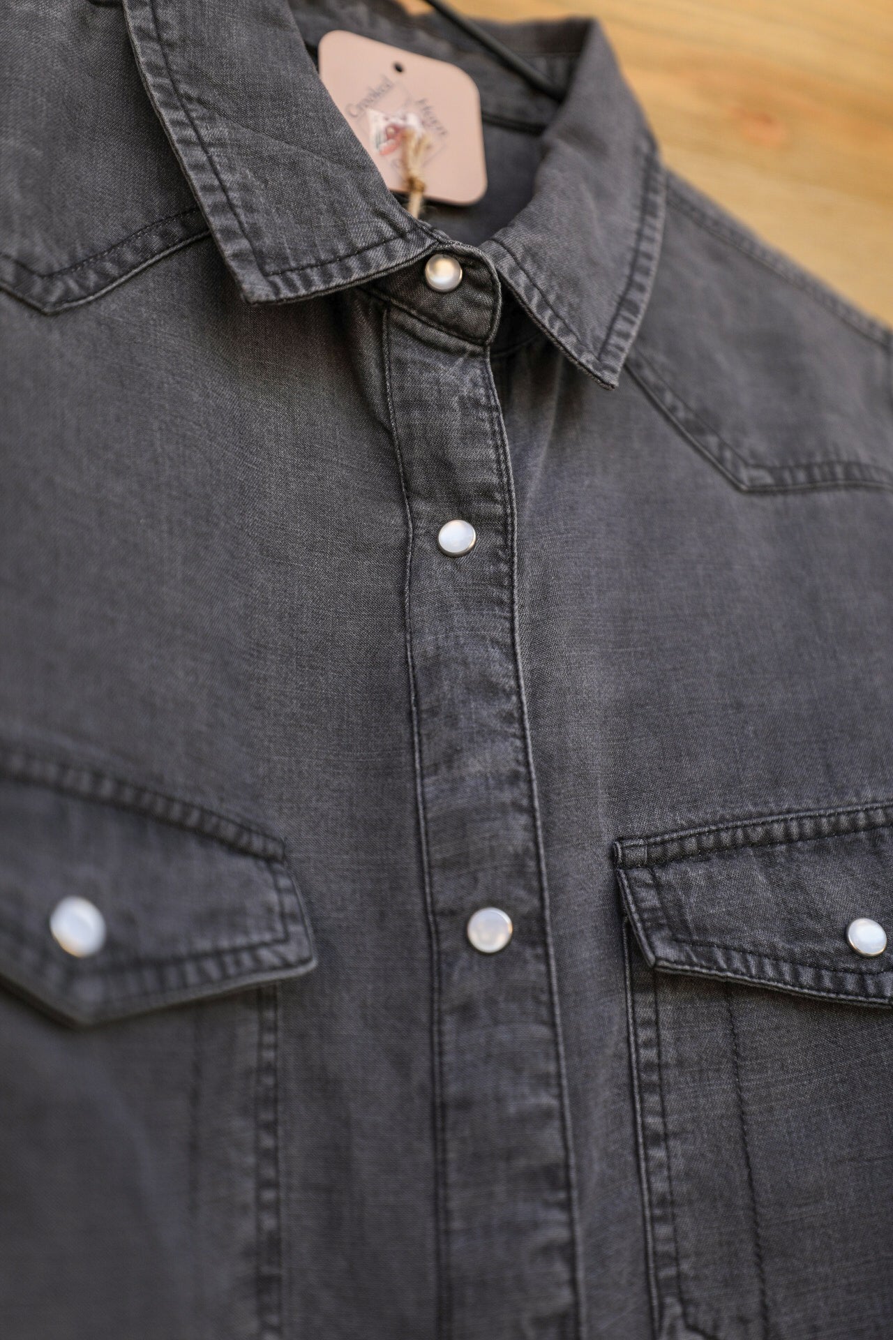 Kemmer Top-Shirts-Crooked Horn Company, Online Women's Fashion Boutique in San Tan Valley, Arizona 85140