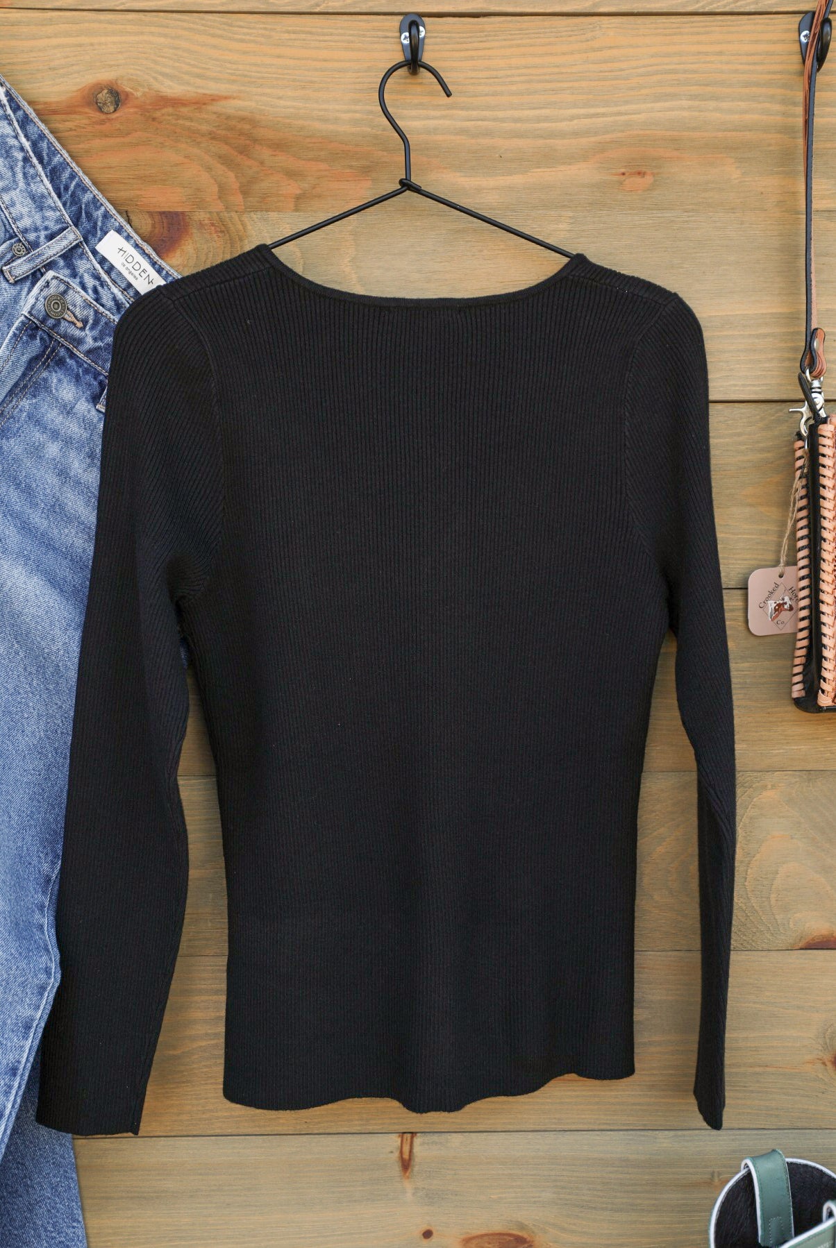 Leighton Top-Shirts-Crooked Horn Company, Online Women's Fashion Boutique in San Tan Valley, Arizona 85140