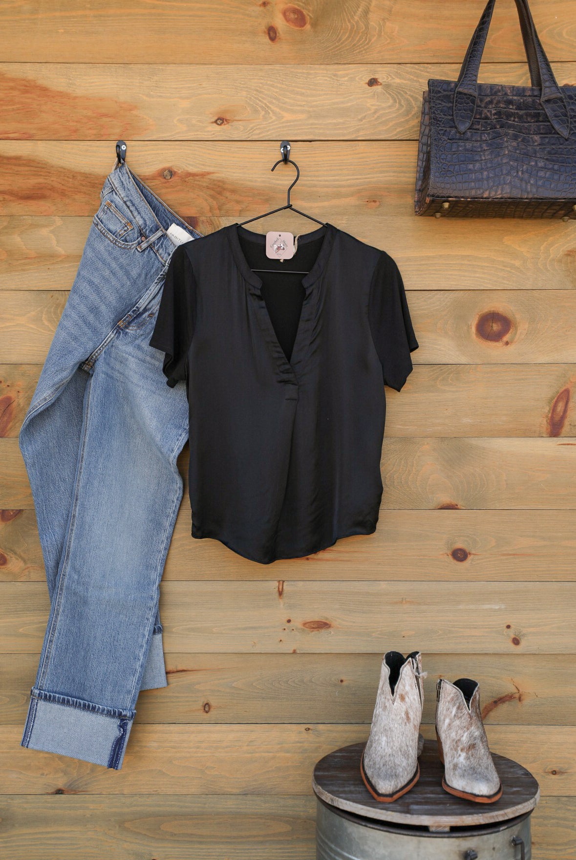 Lilo Top-Shirts-Crooked Horn Company, Online Women's Fashion Boutique in San Tan Valley, Arizona 85140