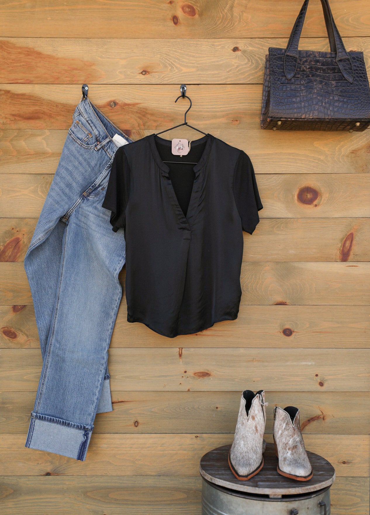 Lilo Top-Shirts-Crooked Horn Company, Online Women's Fashion Boutique in San Tan Valley, Arizona 85140