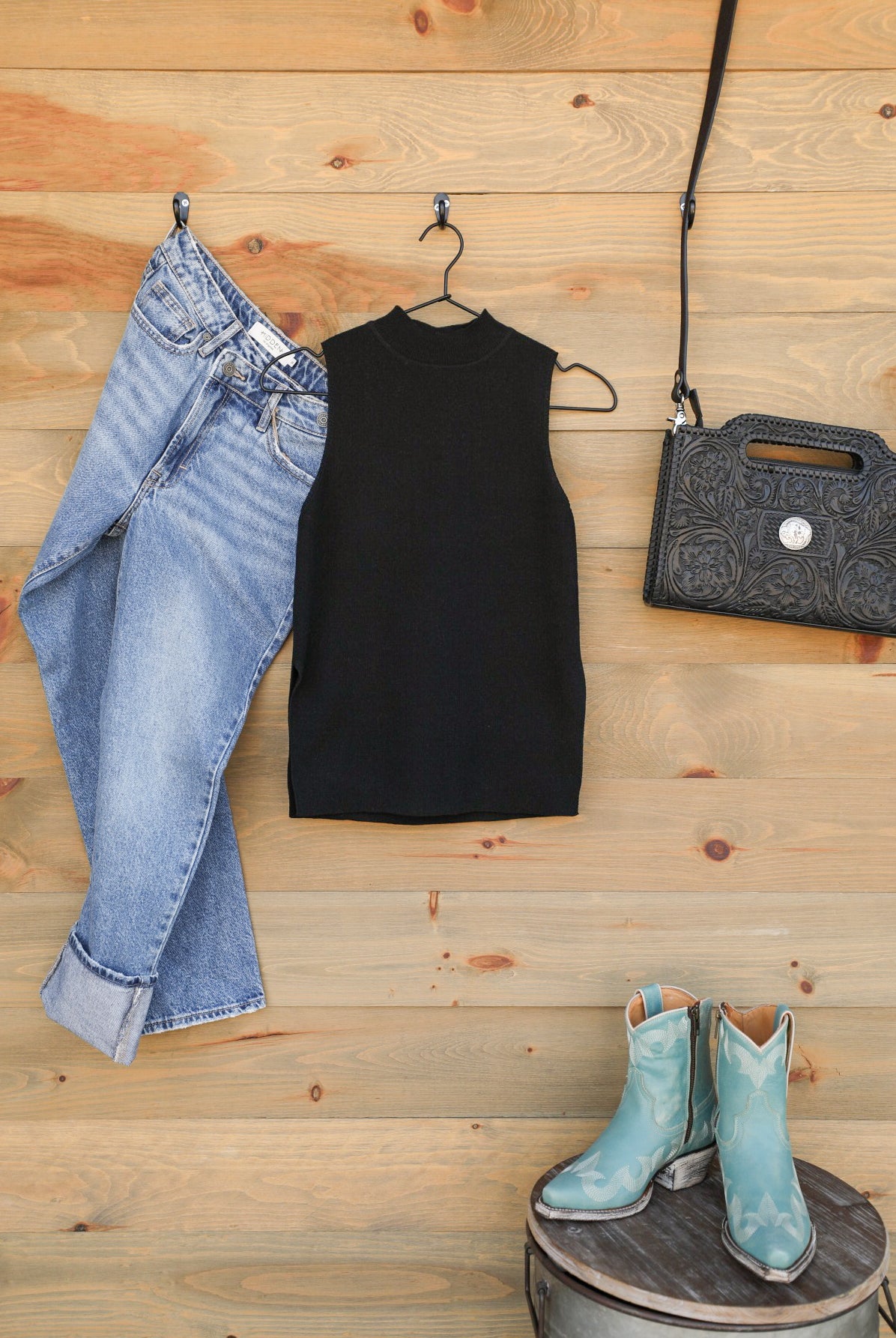 The Robin Top-Shirts-Crooked Horn Company, Online Women's Fashion Boutique in San Tan Valley, Arizona 85140