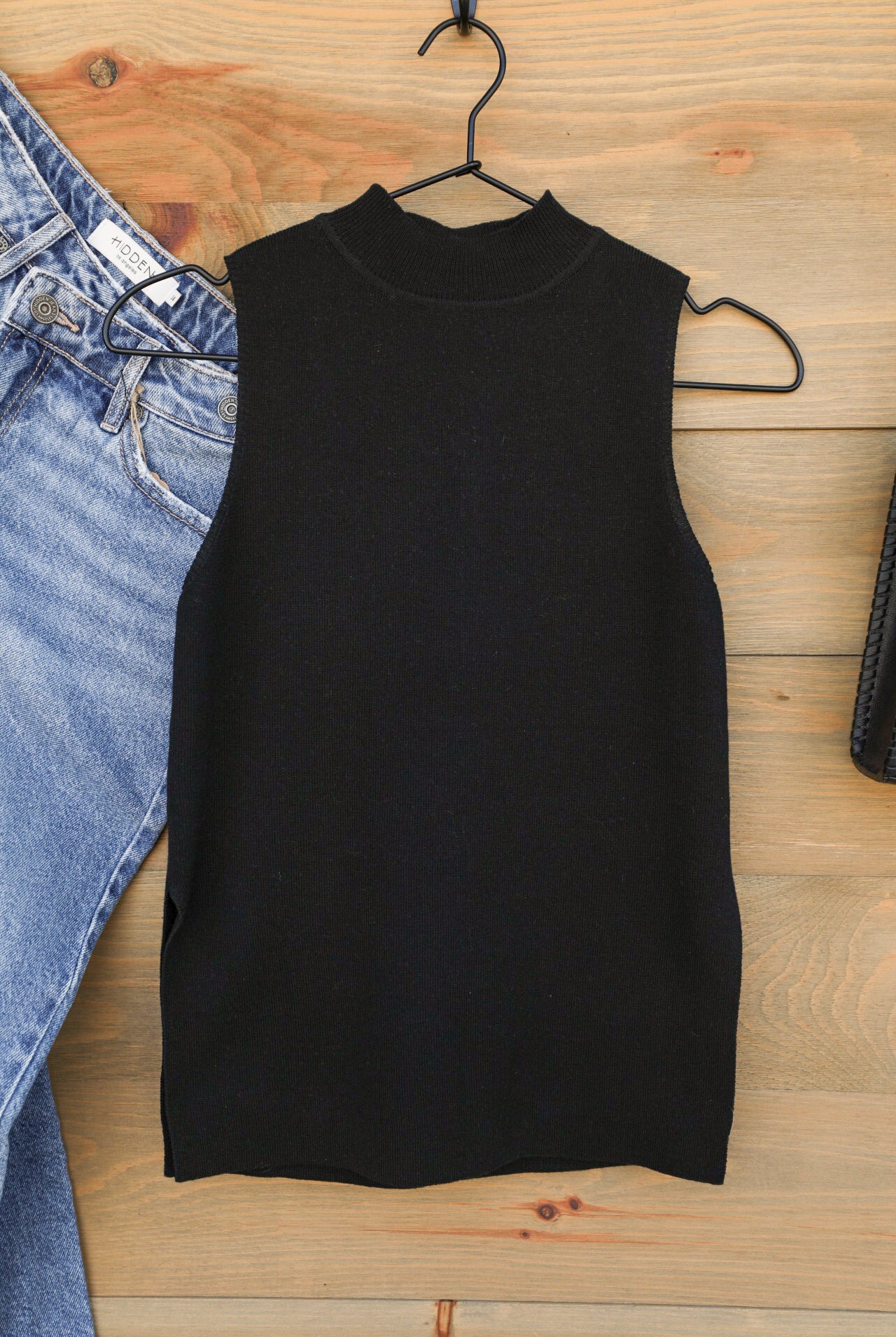 The Robin Top-Shirts-Crooked Horn Company, Online Women's Fashion Boutique in San Tan Valley, Arizona 85140