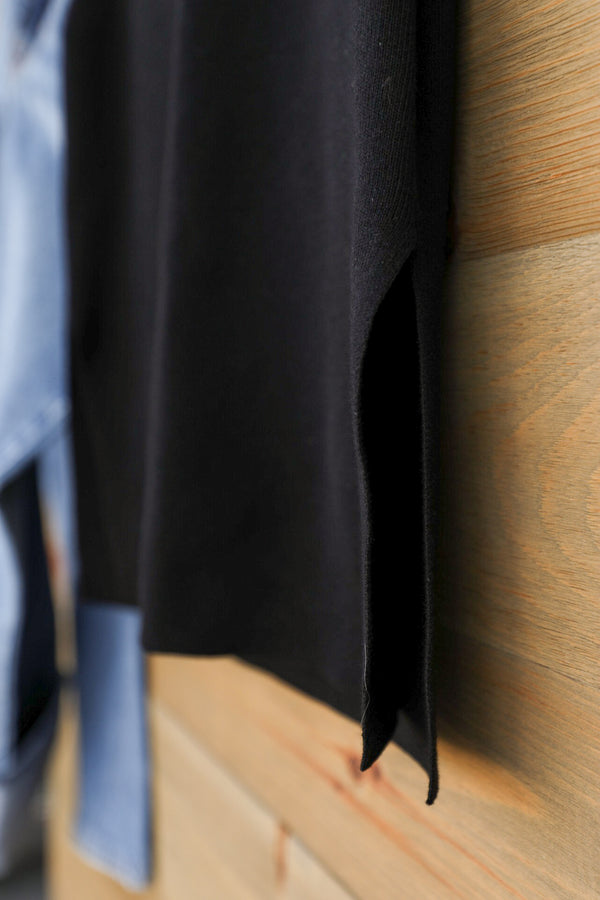 The Robin Top-Shirts-Crooked Horn Company, Online Women's Fashion Boutique in San Tan Valley, Arizona 85140