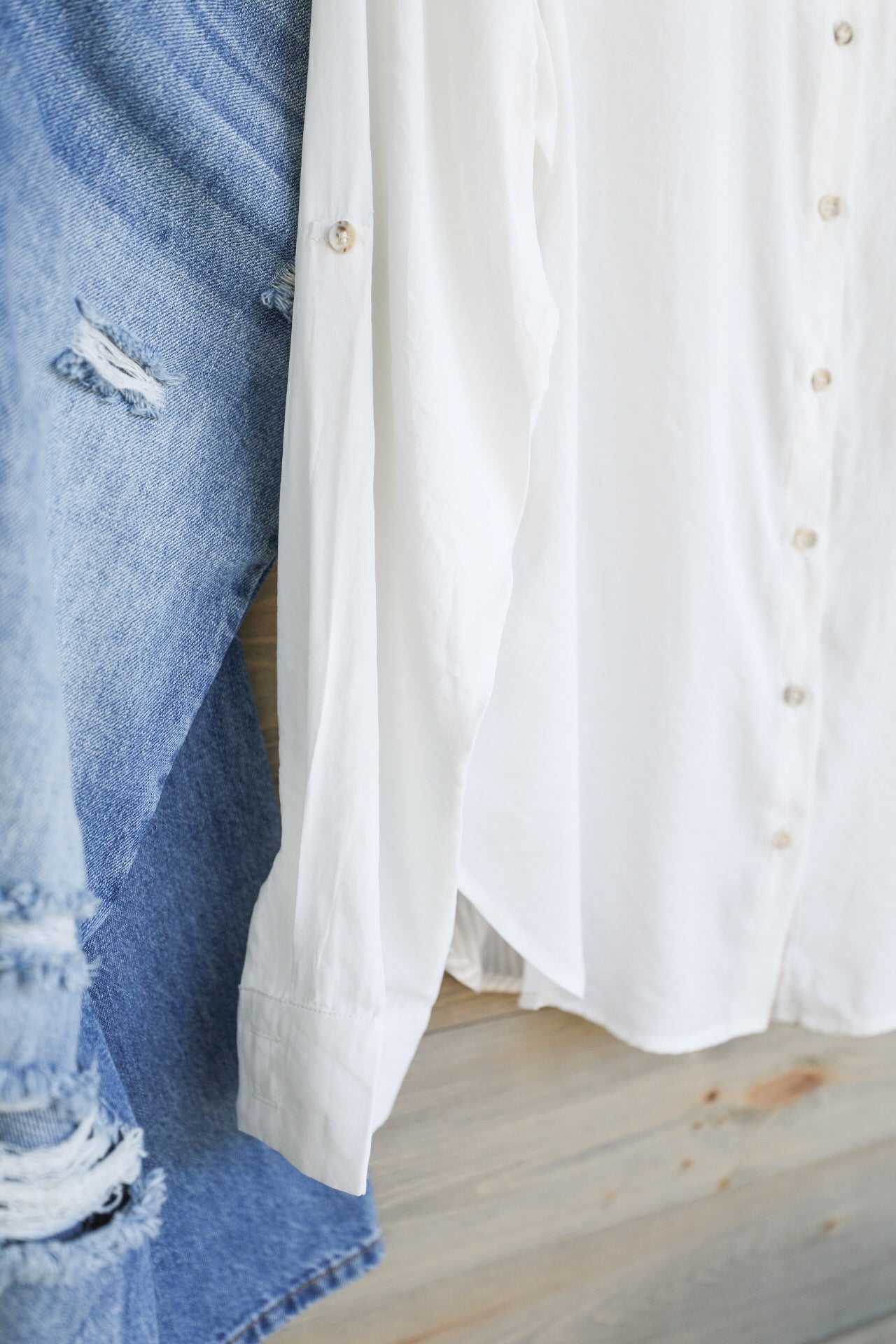 Leslie Top-Shirts-Crooked Horn Company, Online Women's Fashion Boutique in San Tan Valley, Arizona 85140