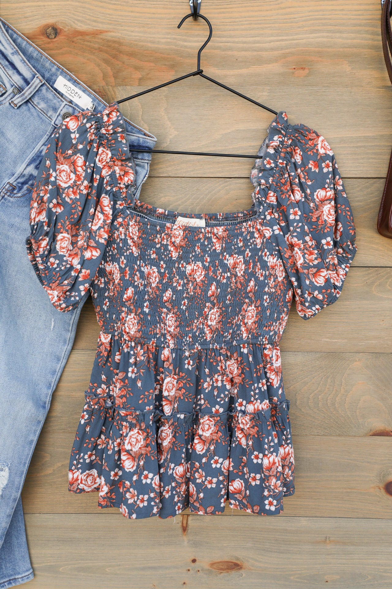 Las Lunas Top-Shirts-Crooked Horn Company, Online Women's Fashion Boutique in San Tan Valley, Arizona 85140