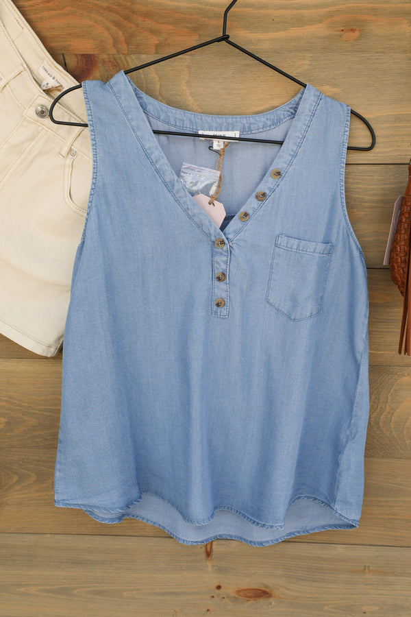 Rio Rancho Top-Shirts-Crooked Horn Company, Online Women's Fashion Boutique in San Tan Valley, Arizona 85140