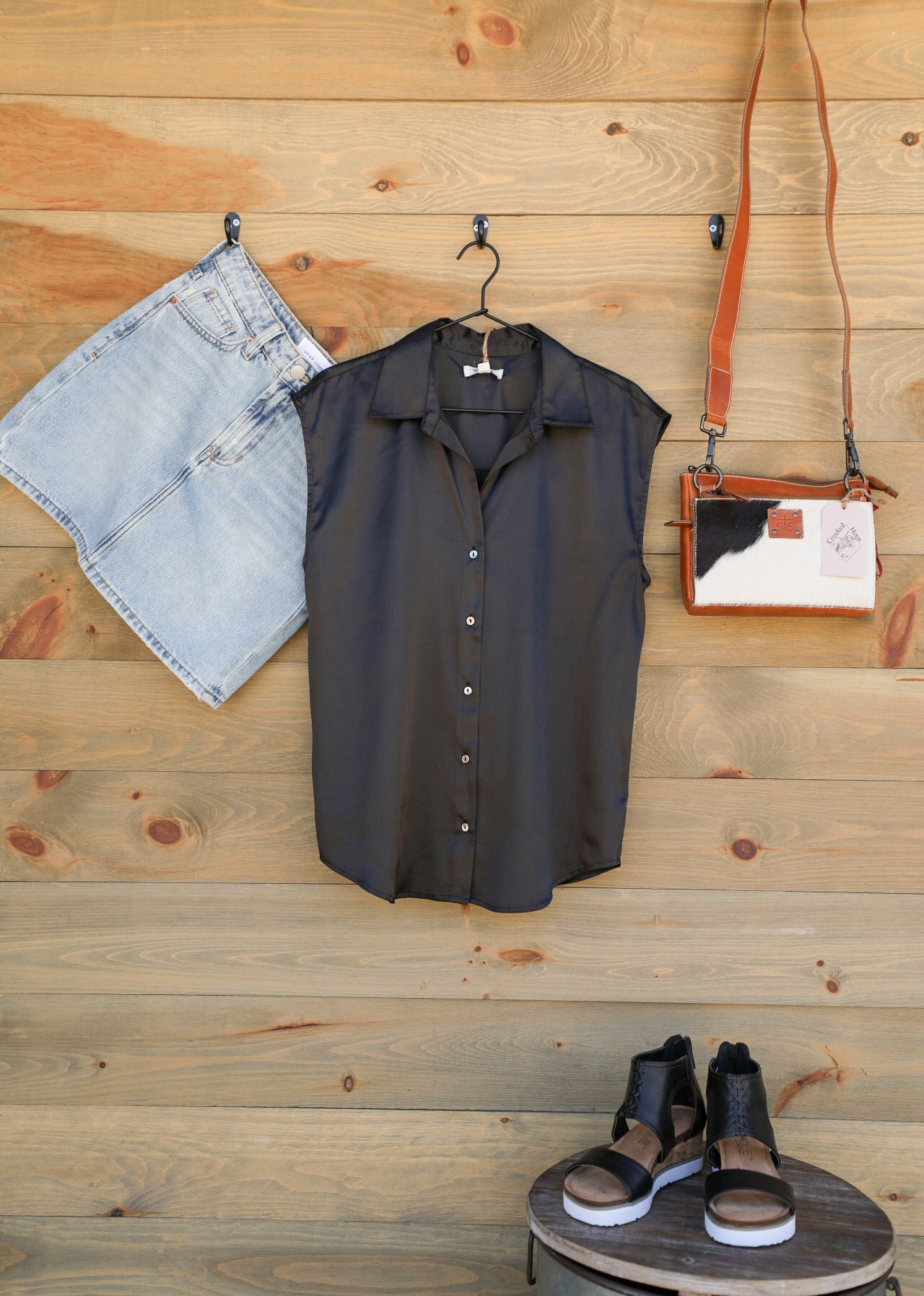 Jaydn Top-Shirts-Crooked Horn Company, Online Women's Fashion Boutique in San Tan Valley, Arizona 85140