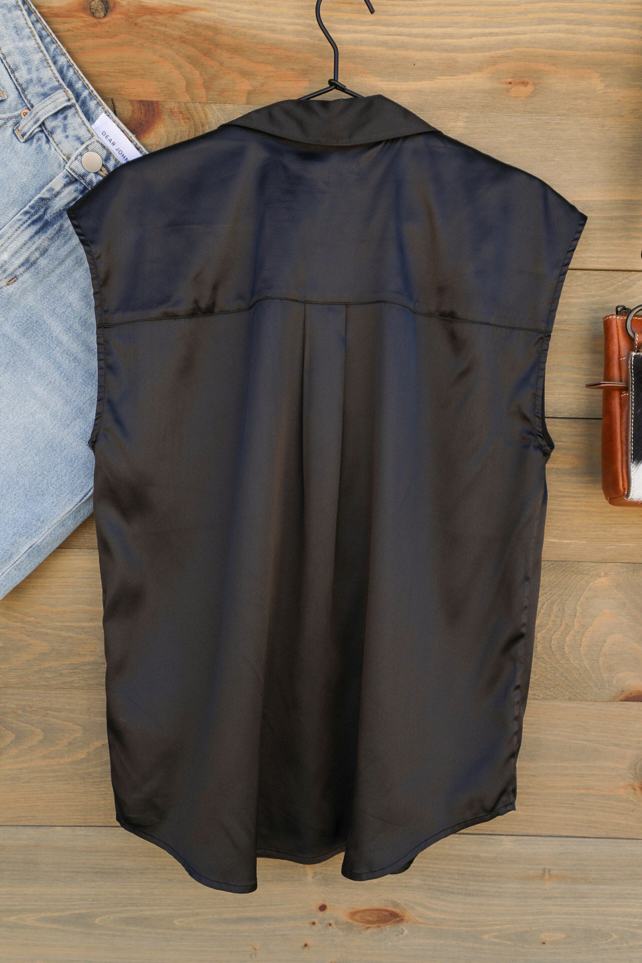 Jaydn Top-Shirts-Crooked Horn Company, Online Women's Fashion Boutique in San Tan Valley, Arizona 85140
