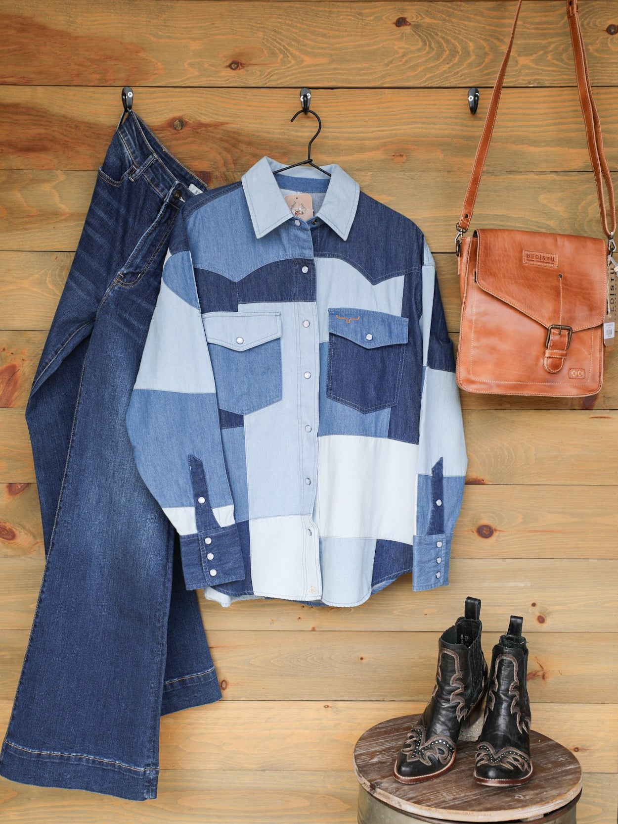 Olly Top-Shirts-Crooked Horn Company, Online Women's Fashion Boutique in San Tan Valley, Arizona 85140