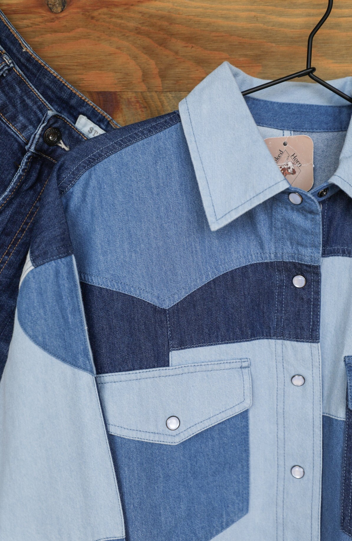 Olly Top-Shirts-Crooked Horn Company, Online Women's Fashion Boutique in San Tan Valley, Arizona 85140