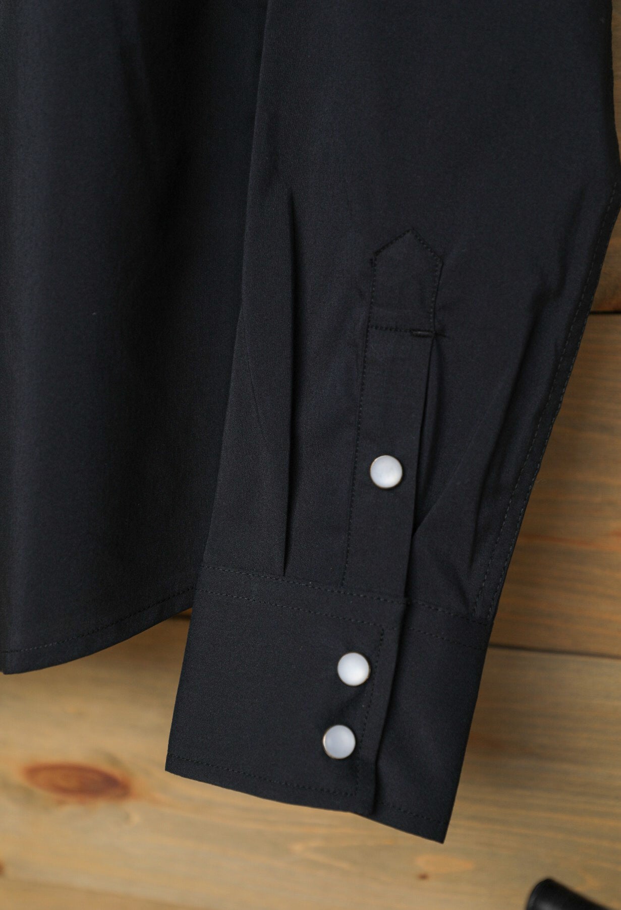 Skeeter Top-Shirts-Crooked Horn Company, Online Women's Fashion Boutique in San Tan Valley, Arizona 85140