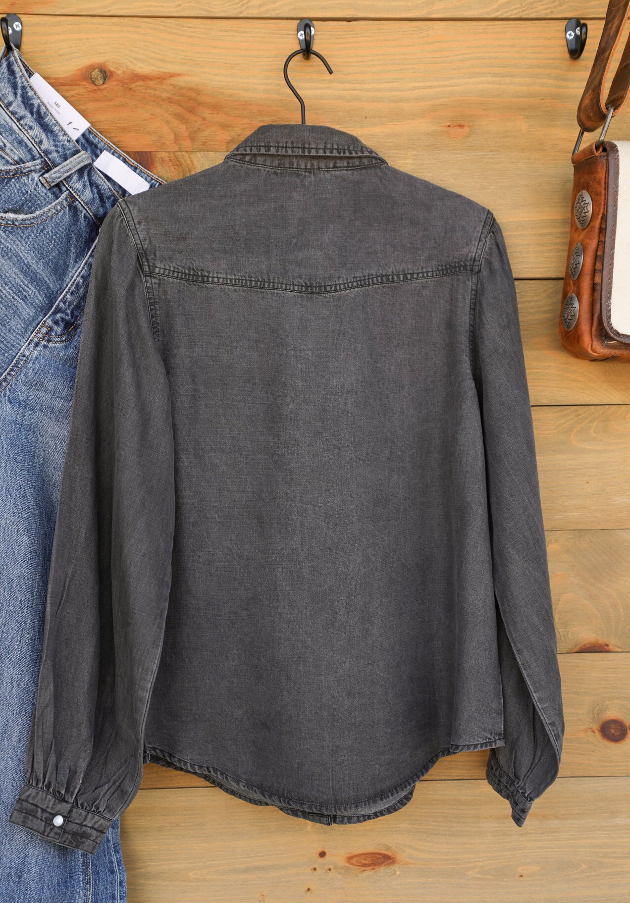 Kemmer Top-Shirts-Crooked Horn Company, Online Women's Fashion Boutique in San Tan Valley, Arizona 85140