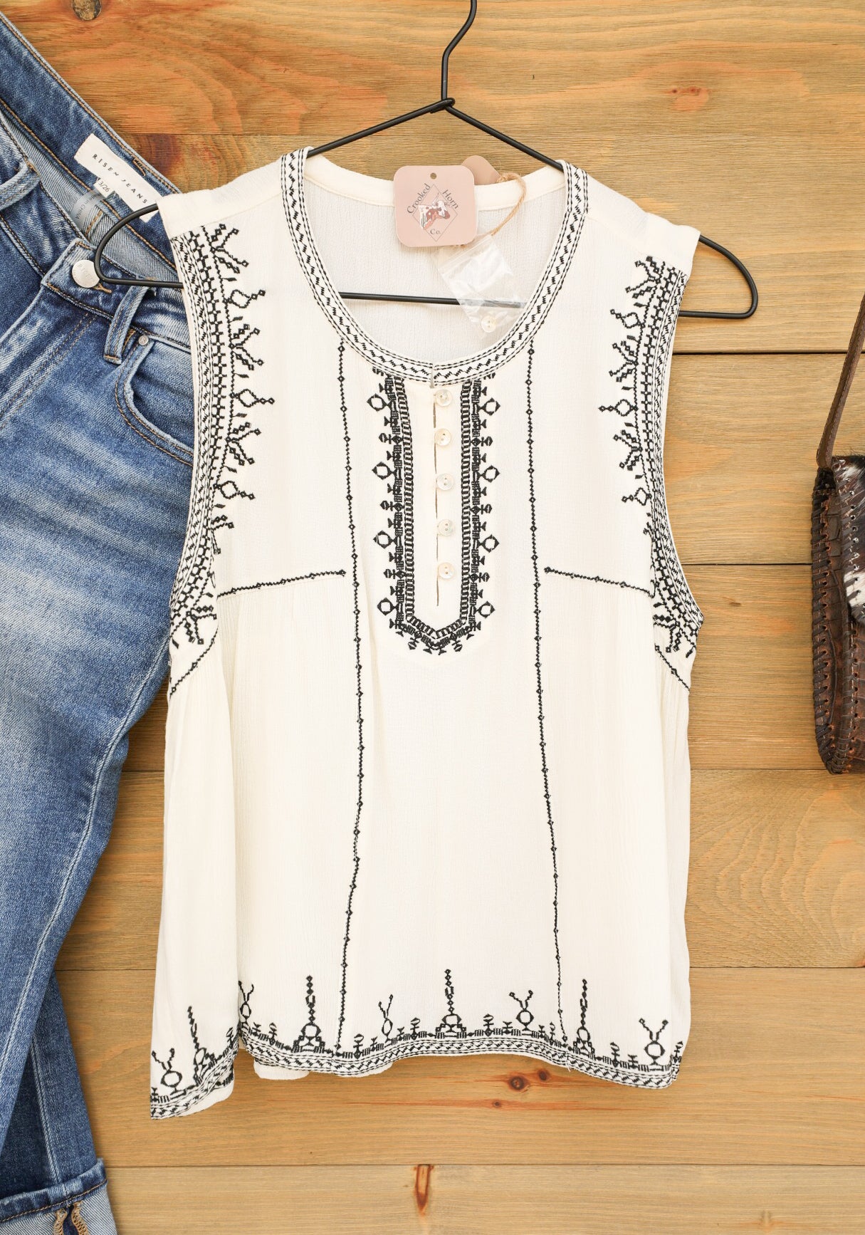 Kit Top-Shirts-Crooked Horn Company, Online Women's Fashion Boutique in San Tan Valley, Arizona 85140