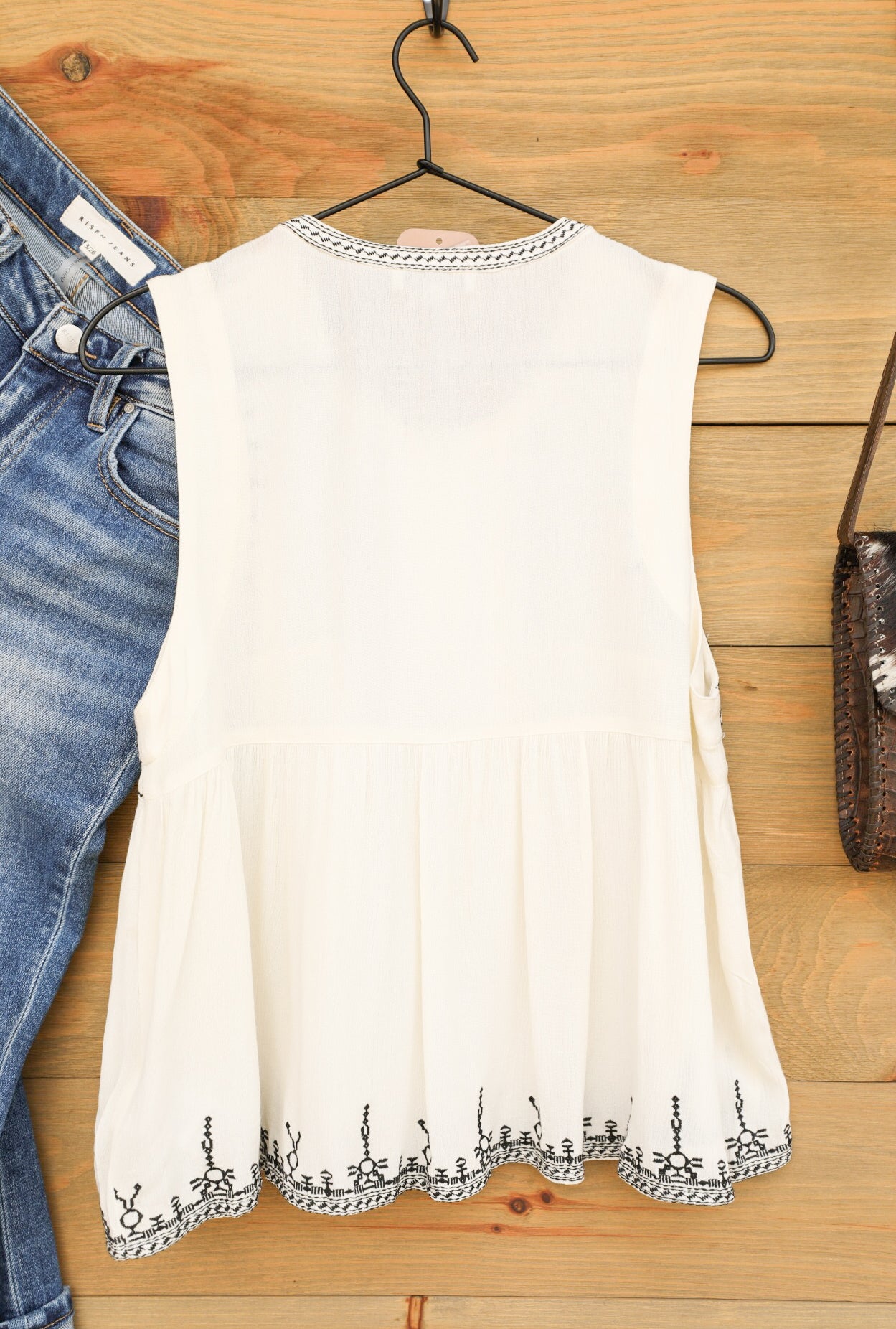 Kit Top-Shirts-Crooked Horn Company, Online Women's Fashion Boutique in San Tan Valley, Arizona 85140