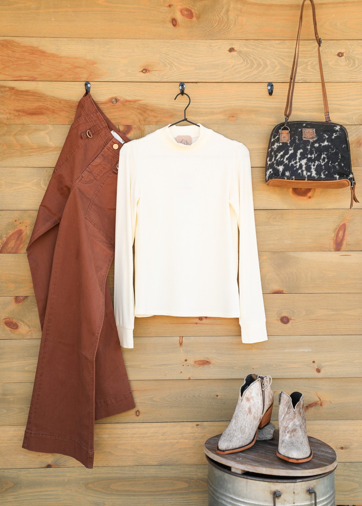 Liz Top-Shirts-Crooked Horn Company, Online Women's Fashion Boutique in San Tan Valley, Arizona 85140